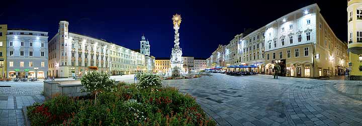 Linz, Hauptplatz; (c) by Steininger Johann, www.webfly.at